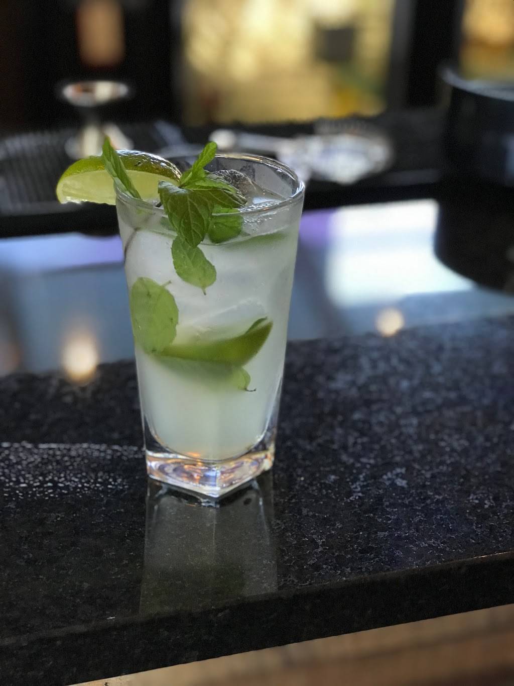 Fuzzys Taco Shop | restaurant | 10910 N Central Expy #800, Dallas, TX 75231, USA | 2142386778 OR +1 214-238-6778