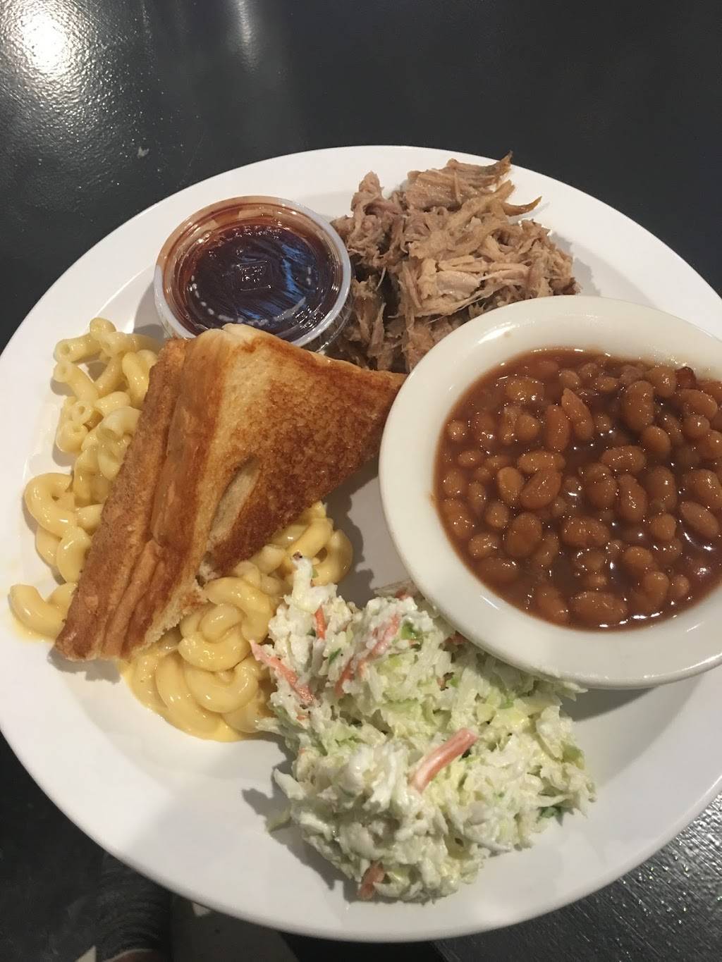 Hanks Family Diner | restaurant | 17 N Park St, Hohenwald, TN 38462, USA | 9312953463 OR +1 931-295-3463