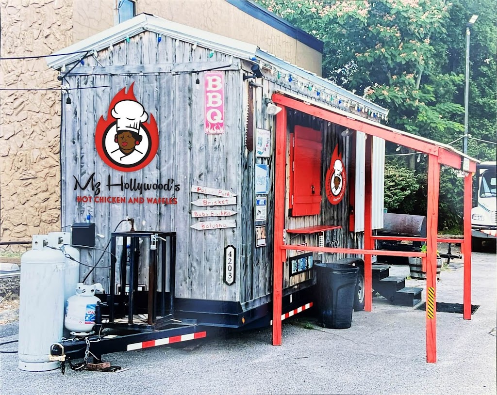 Mz Hollywoods Hot Chicken and Waffles | restaurant | 4203 Lebanon Pike, Hermitage, TN 37076, USA | 6155253275 OR +1 615-525-3275