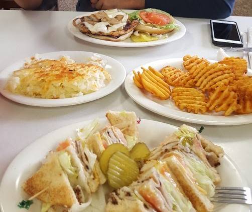 Franks Grill | restaurant | 5901 Clinton Dr, Houston, TX 77020, USA | 7136744571 OR +1 713-674-4571