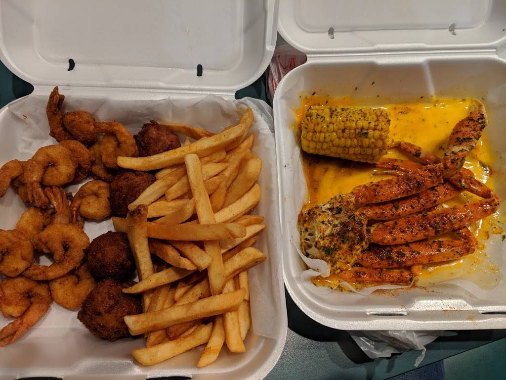 The House Fish & Crab | restaurant | 1903 NC Hwy 55, Durham, NC 27707, USA | 9192519970 OR +1 919-251-9970