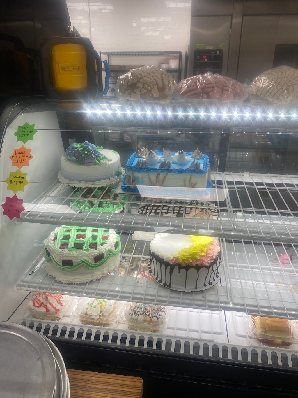 Grullense Market, Inc. | bakery | 1411 N 10th Ave, Hanford, CA 93230, USA | 5595303689 OR +1 559-530-3689