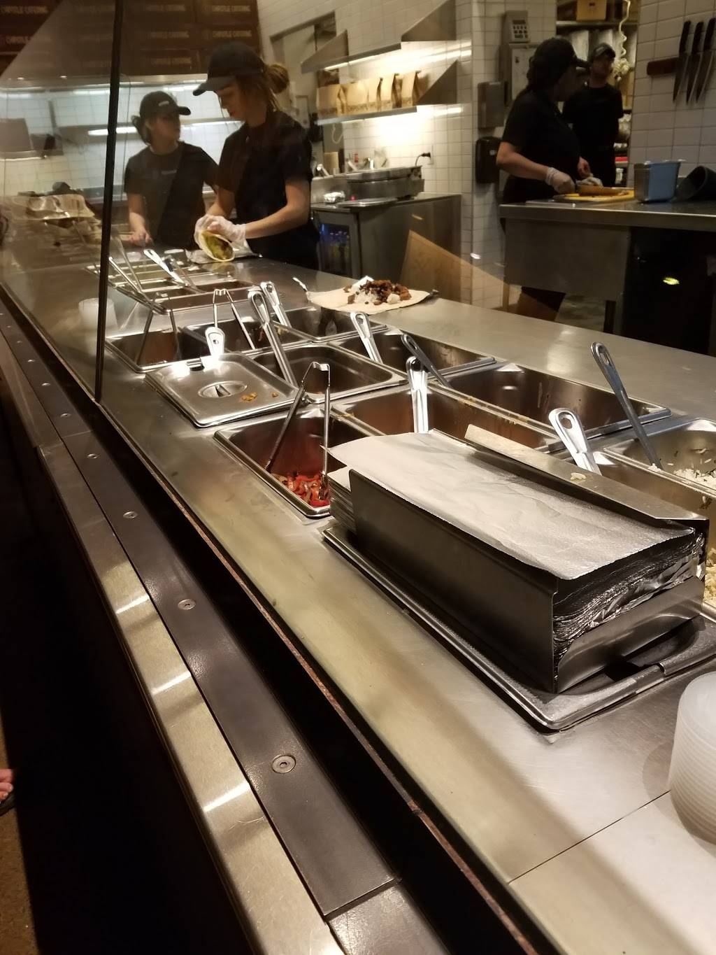 Chipotle Mexican Grill | restaurant | 2848 Plainfield Rd, Joliet, IL 60435, USA | 8157332197 OR +1 815-733-2197