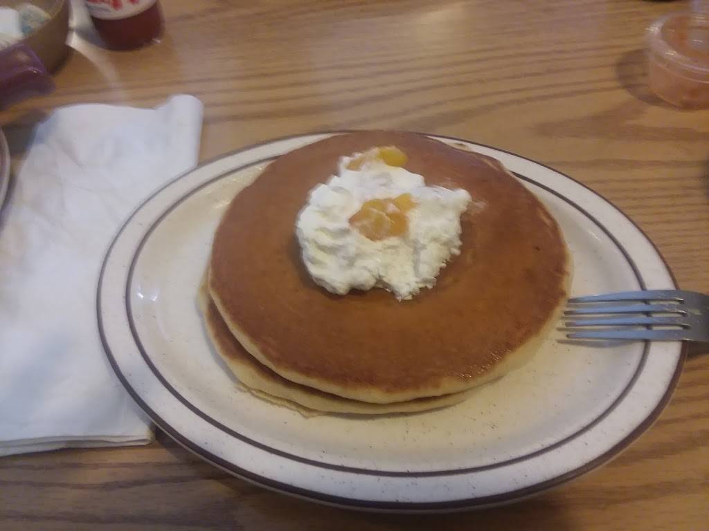 Red Apple | cafe | 1130 Franklin Grove Rd, Dixon, IL 61021, USA | 8152844549 OR +1 815-284-4549