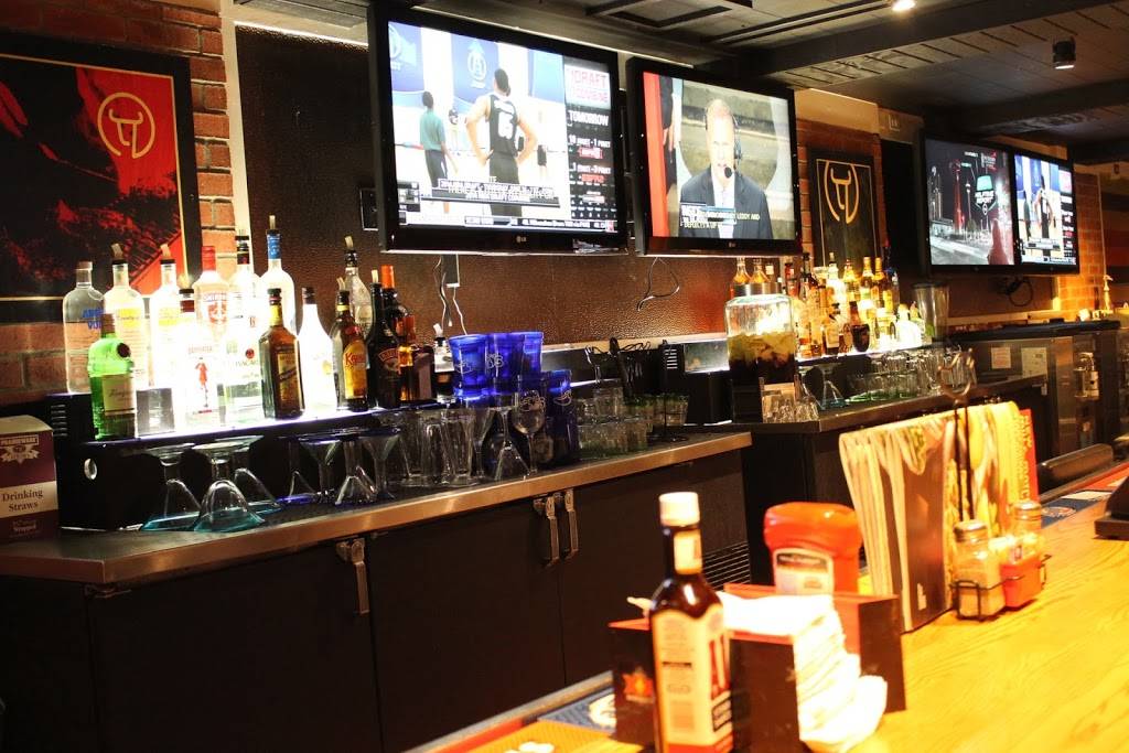 Chilis Grill & Bar | meal takeaway | 425 Washington Blvd, Jersey City, NJ 07310, USA | 2012391064 OR +1 201-239-1064