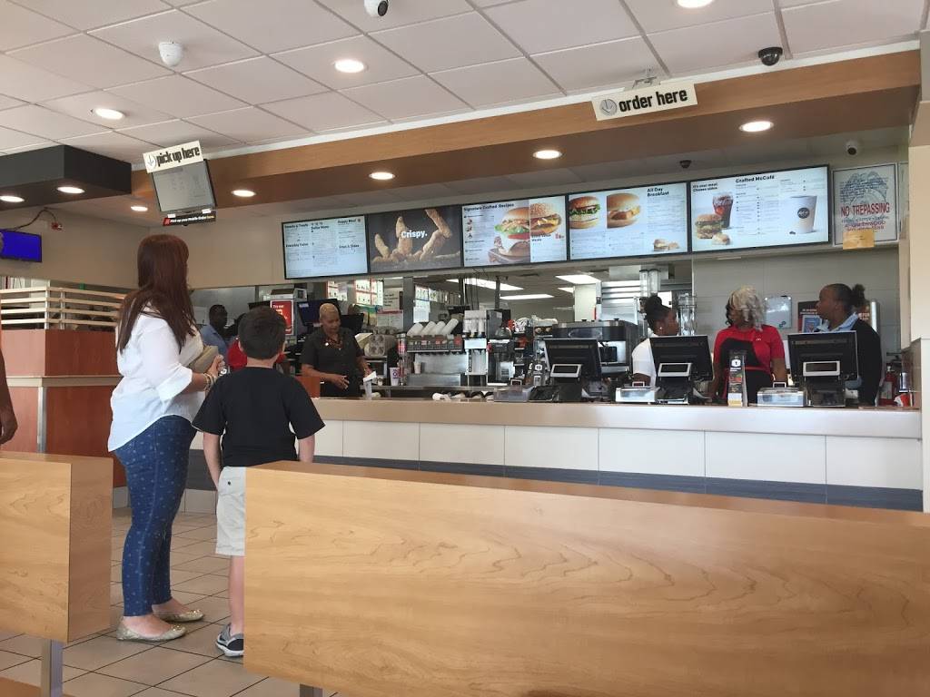 McDonalds | cafe | 599 NW 62nd St, Miami, FL 33150, USA | 3057515636 OR +1 305-751-5636