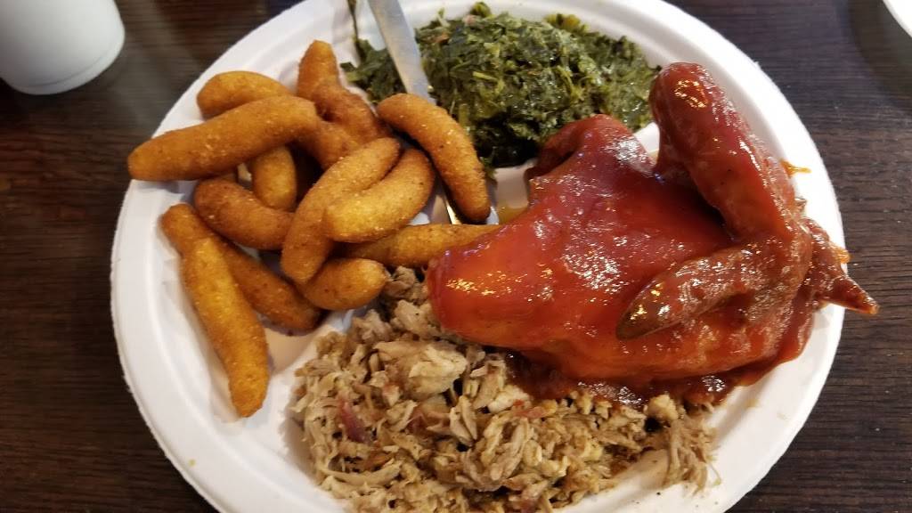 Stameys Barbecue | restaurant | 2812 Battleground Ave, Greensboro, NC 27408, USA | 3362889275 OR +1 336-288-9275