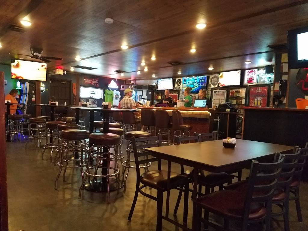 Chiefs Bar and Grill | restaurant | 1600 Crosstown Ave, Silvis, IL 61282, USA | 3092811189 OR +1 309-281-1189
