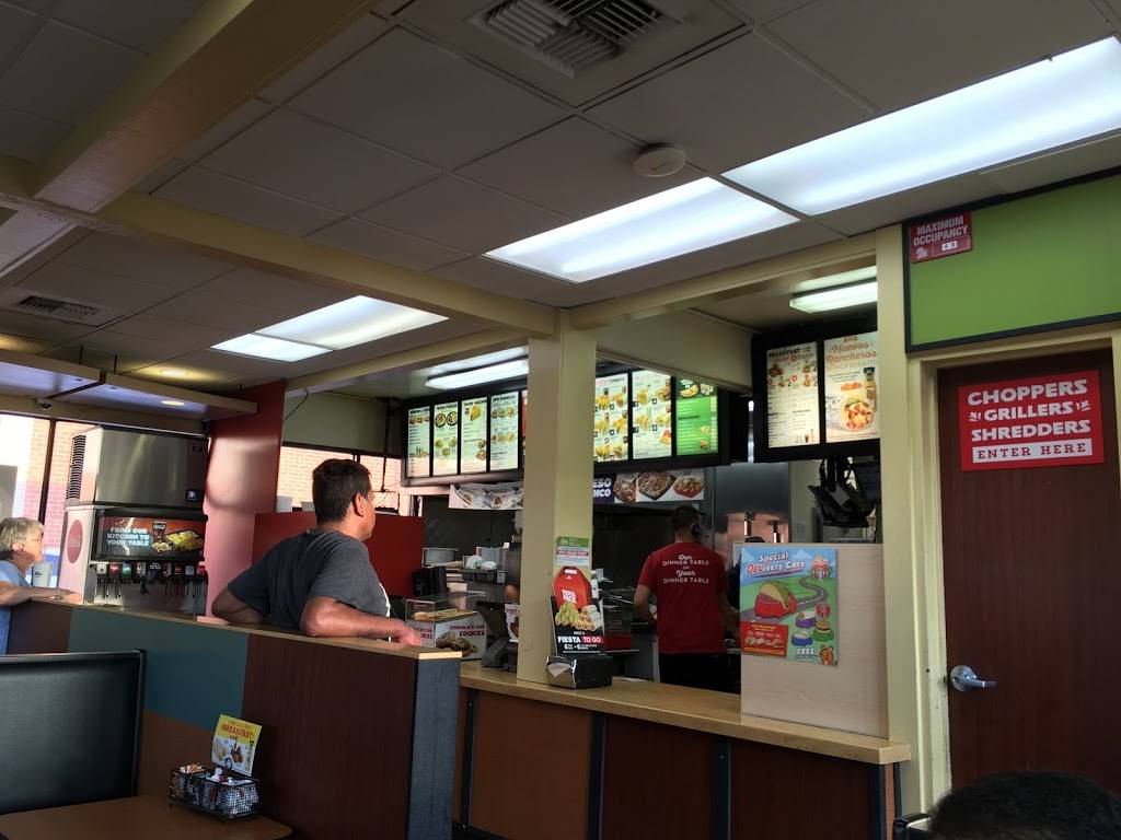 Del Taco | meal takeaway | 2410 E Chapman Ave, Fullerton, CA 92831, USA | 7148705932 OR +1 714-870-5932