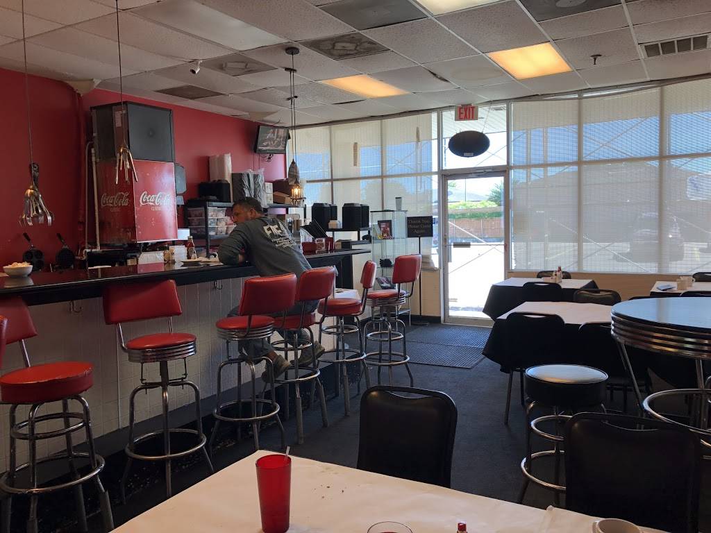 Ma Mommas House of Cornbread, Chicken and Waffles | restaurant | #A, 5741 Crowder Blvd #3, New Orleans, LA 70127, USA | 5042440021 OR +1 504-244-0021