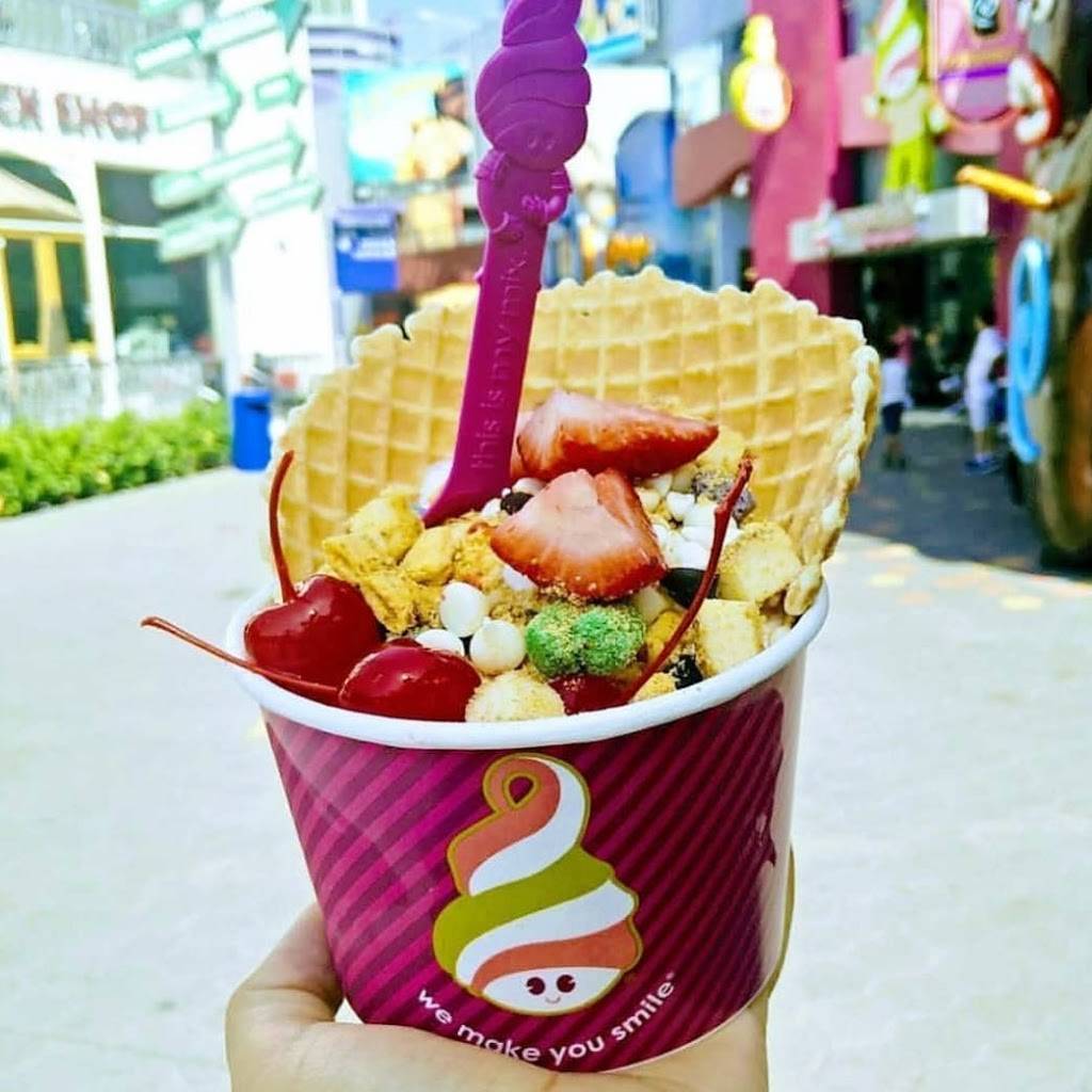 Menchies Frozen Yogurt | bakery | 8880 Whittier Blvd, Pico Rivera, CA 90660, USA | 5629427382 OR +1 562-942-7382