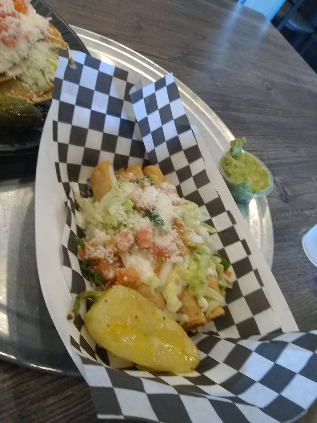 La Bufadora Baja Grill Victorville | restaurant | 14329 Bear Valley Rd #1, Victorville, CA 92392, USA | 7609982636 OR +1 760-998-2636