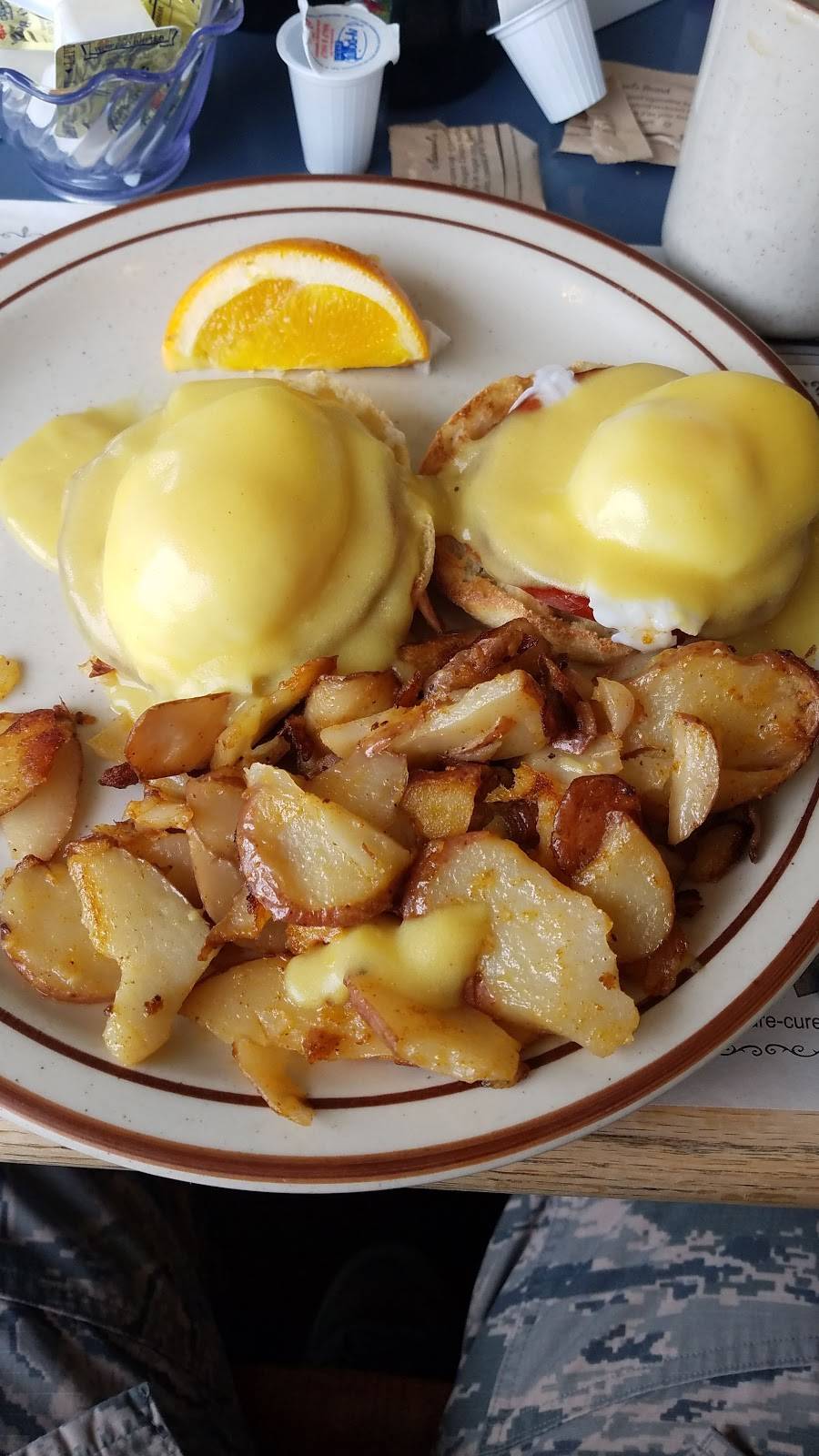 The Countrie Eatery | restaurant | 950 N State St, Dover, DE 19901, USA | 3026748310 OR +1 302-674-8310