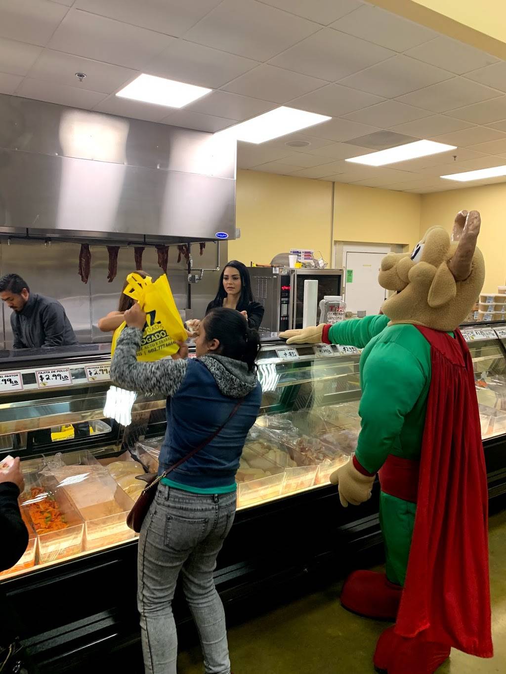 Super Mercado Jalisco | bakery | 733 Pleasant Hill Rd, Lilburn, GA 30047, USA | 4703951439 OR +1 470-395-1439