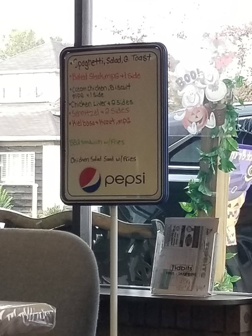 Elkes Diner | restaurant | 3310 Grand Central Ave, Vienna, WV 26105, USA | 3042955800 OR +1 304-295-5800