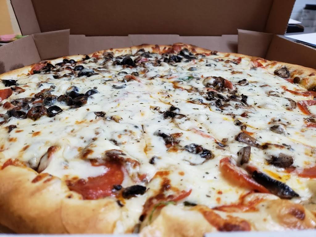 Bosses Pizza, Wings & Burgers Western Center | restaurant | 2740 Western Center Blvd #528, Fort Worth, TX 76131, USA | 8178475500 OR +1 817-847-5500