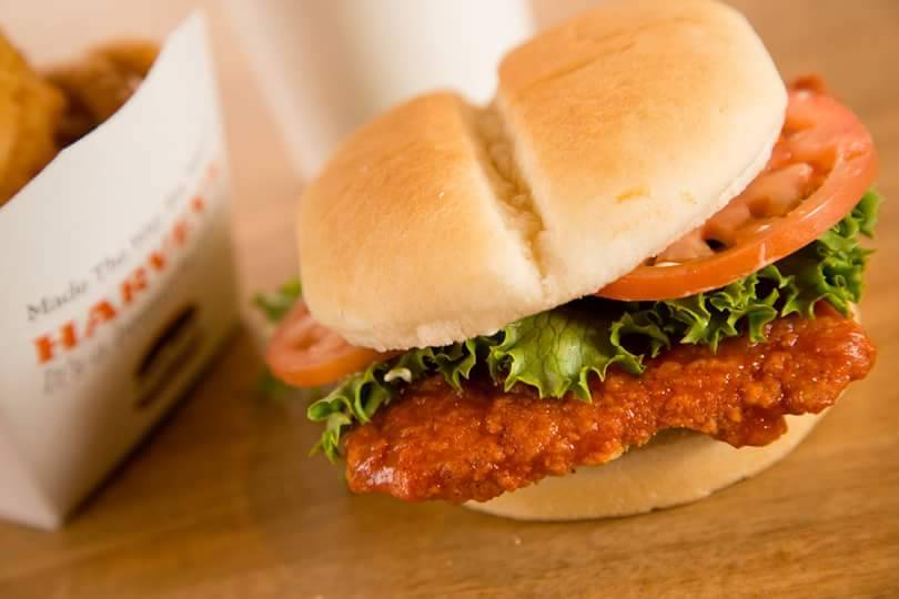 Harveys 830 Norwest Rd. | restaurant | Canada, Ontario, Kingston, Norwest Road Unit 3a Kingston Ontario CA 邮政编码 :邮政编码: K7P 2N4 | 6133849186 OR +1 613-384-9186