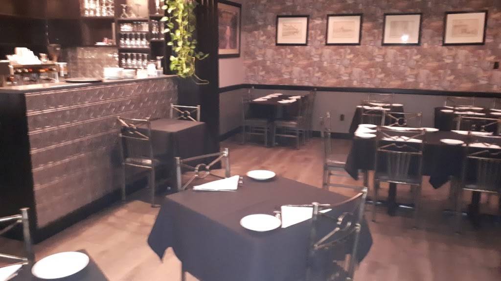 Alfredos Ristorante | restaurant | 1 Church St, Keswick, ON L4P 3E9, Canada | 9054763030 OR +1 905-476-3030