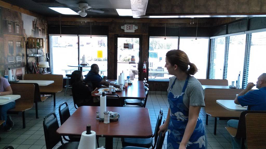 Friends Cafe | restaurant | 351 N Main St, Woodruff, SC 29388, USA | 8644765522 OR +1 864-476-5522