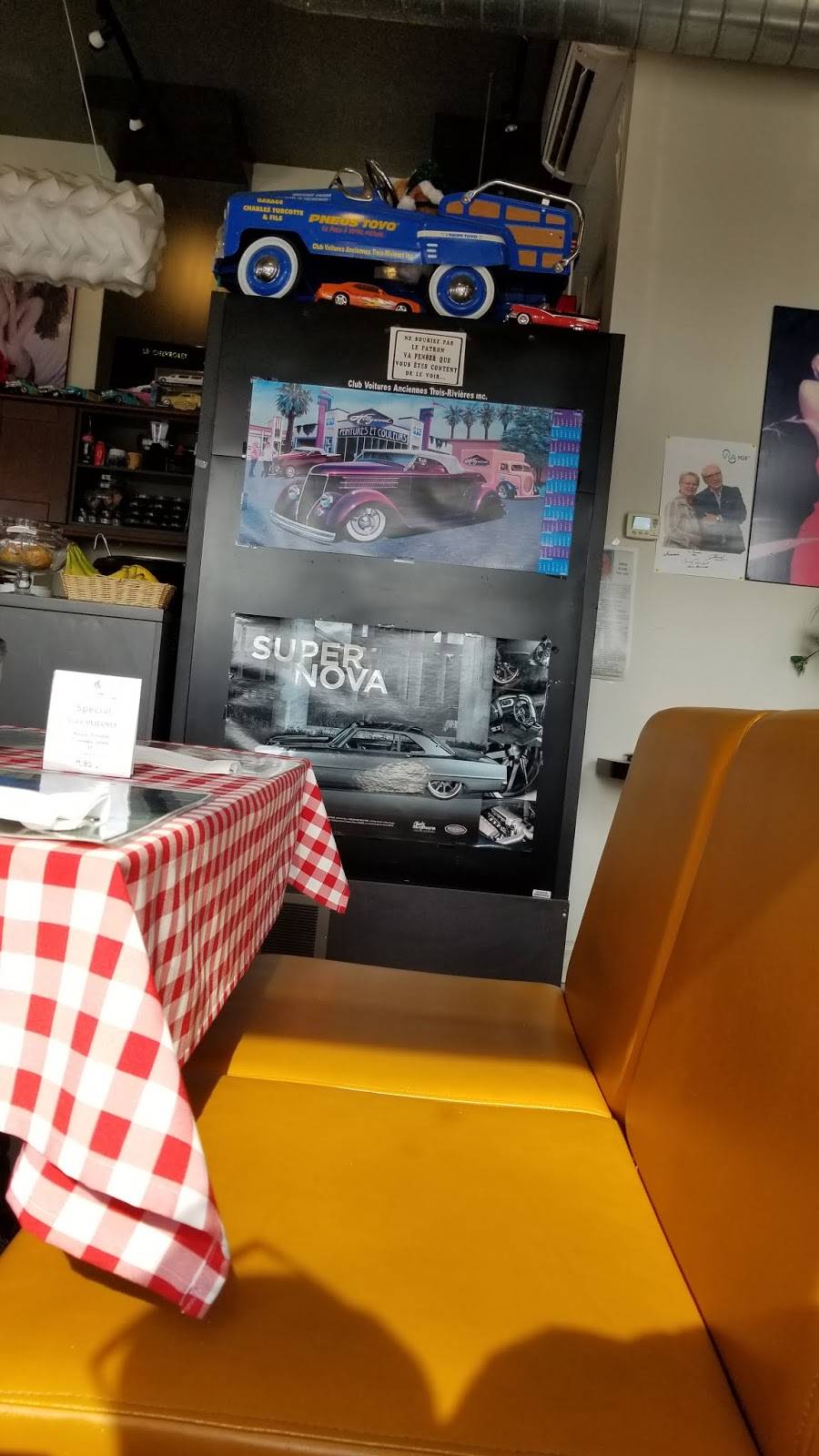 Restaurant au Vieux Café | restaurant | 5 Rue Duplessis, Trois-Rivières, QC G8T 7T8, Canada | 8193750009 OR +1 819-375-0009