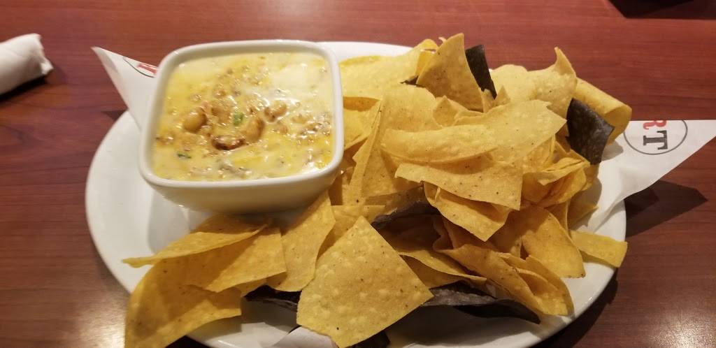 Ruby Tuesday | restaurant | 7 Corvette Dr, Litchfield, IL 62056, USA | 2173242808 OR +1 217-324-2808