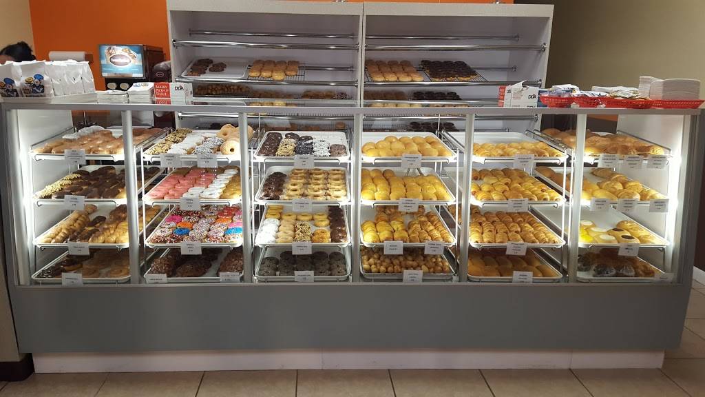 Donuts Crown | bakery | 1201 Lakeline Blvd, Cedar Park, TX 78613, USA | 5123375880 OR +1 512-337-5880