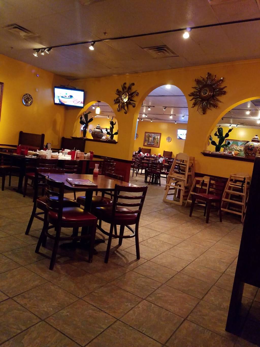 El Nopal | restaurant | 12937 Shelbyville Rd # 105, Louisville, KY 40243, USA | 5022536802 OR +1 502-253-6802