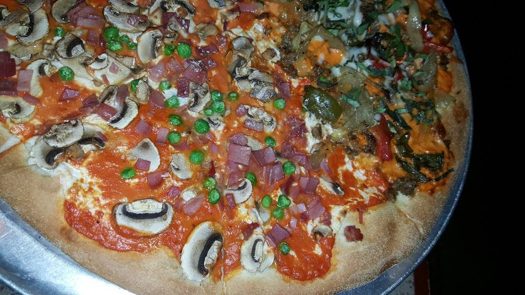 GOODFELLAS Brick Oven Pizza & Pasta Restaurant - McCordsville | restaurant | 9641 Olio Rd, McCordsville, IN 46055, USA | 3173366666 OR +1 317-336-6666