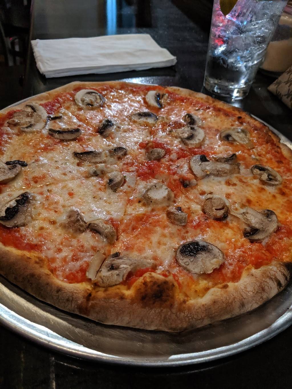 The Hub Pizza Bar | restaurant | 313 Main St, Ansonia, CT 06401, USA | 2035165508 OR +1 203-516-5508