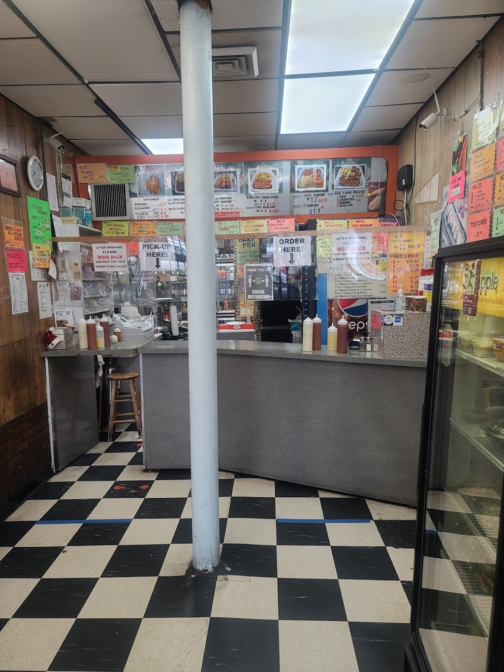 Seafood & Chicken | restaurant | 2468 Grand Concourse, Bronx, NY 10458, USA | 7189339854 OR +1 718-933-9854