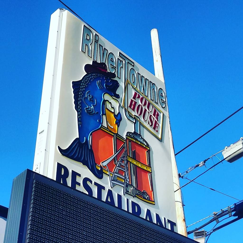 Rivertowne Pour House | restaurant | 312 Center Rd, Monroeville, PA 15146, USA | 4123728199 OR +1 412-372-8199