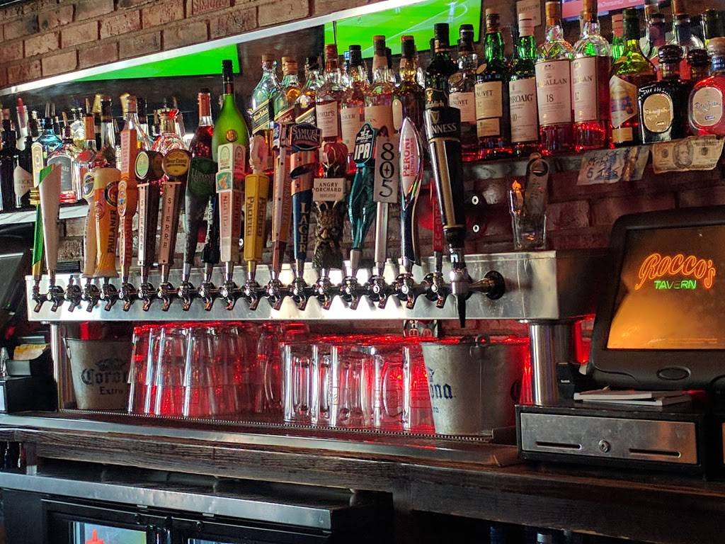 Roccos Tavern | restaurant | 12514 Ventura Blvd, Studio City, CA 91604, USA | 8189859876 OR +1 818-985-9876