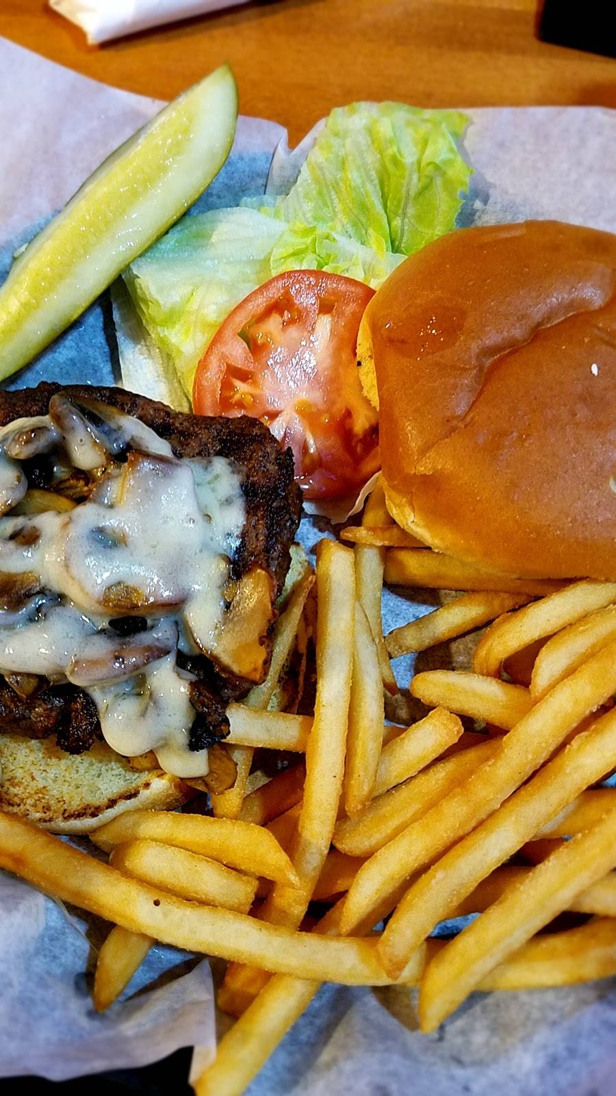 Park Avenue Sports Cafe | restaurant | 709 Park Ave, Beaver Dam, WI 53916, USA | 9208854510 OR +1 920-885-4510