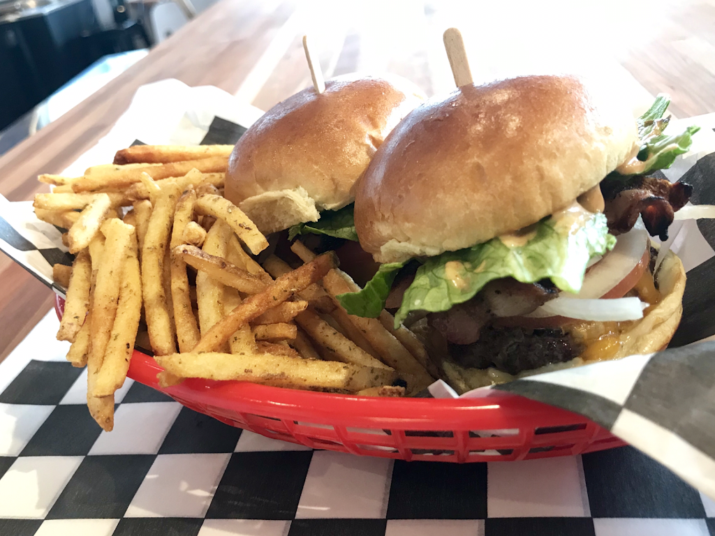 KiKi’s Burger Bar | restaurant | 4815 Lone Tree Way Suite A, Antioch, CA 94531, USA | 9252079668 OR +1 925-207-9668