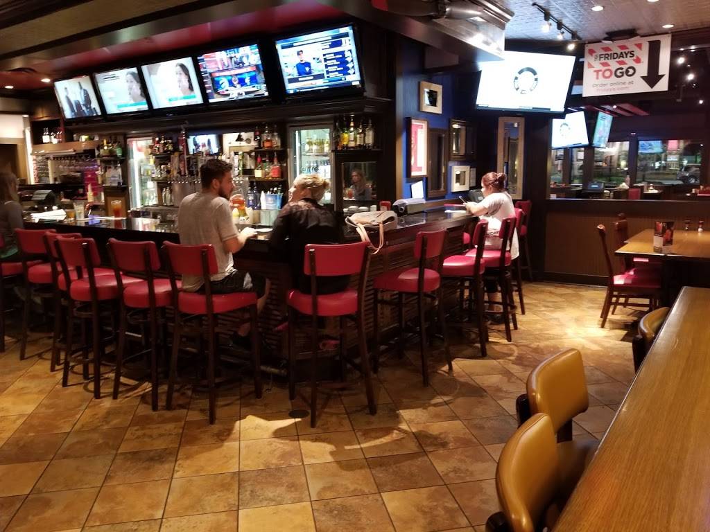 TGI Fridays | restaurant | 18001 Highwoods Preserve Pkwy, Tampa, FL 33647, USA | 8139712769 OR +1 813-971-2769