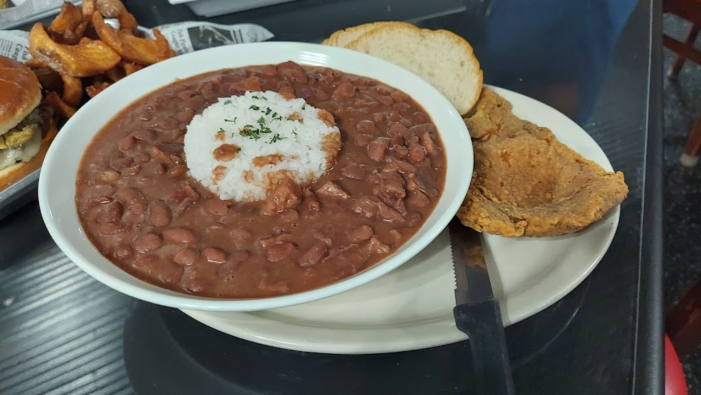 Griffins Restaurant | restaurant | 18629 LA-3235, Galliano, LA 70354, USA | 9854755474 OR +1 985-475-5474