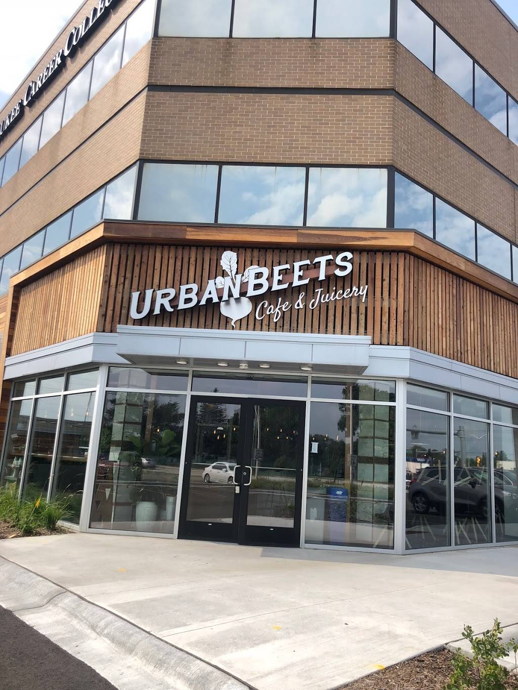 Urban Beets Cafe & Juicery | restaurant | 3077 N Mayfair Rd, Wauwatosa, WI 53222, USA | 4147637034 OR +1 414-763-7034