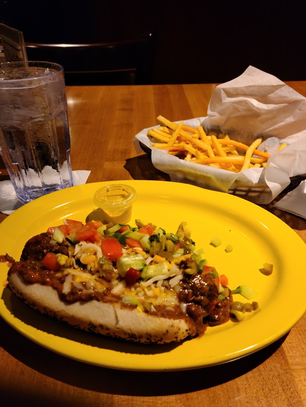 Mr. Joes Sports Bar and Grill | restaurant | 26077 W 12 Mile Rd, Southfield, MI 48034, USA | 2483567133 OR +1 248-356-7133