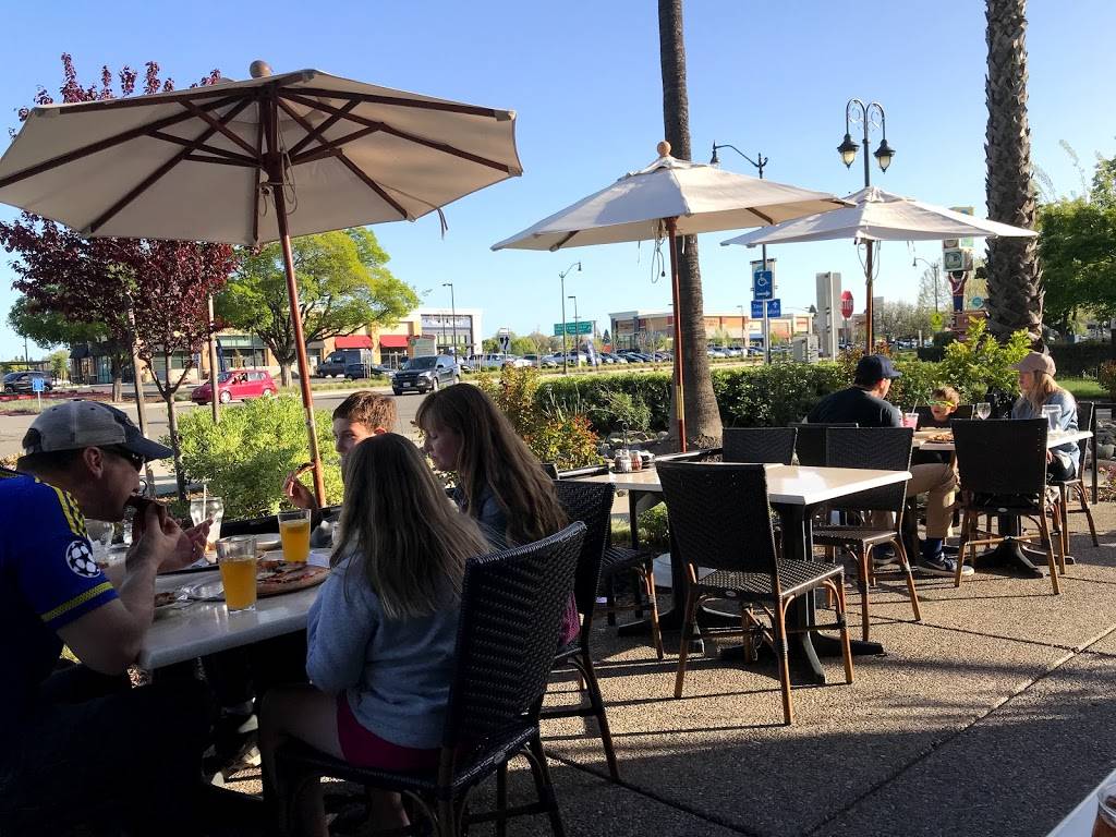 Amicis East Coast Pizzeria | restaurant | 1679 E Monte Vista Ave, Vacaville, CA 95688, USA | 7074517777 OR +1 707-451-7777