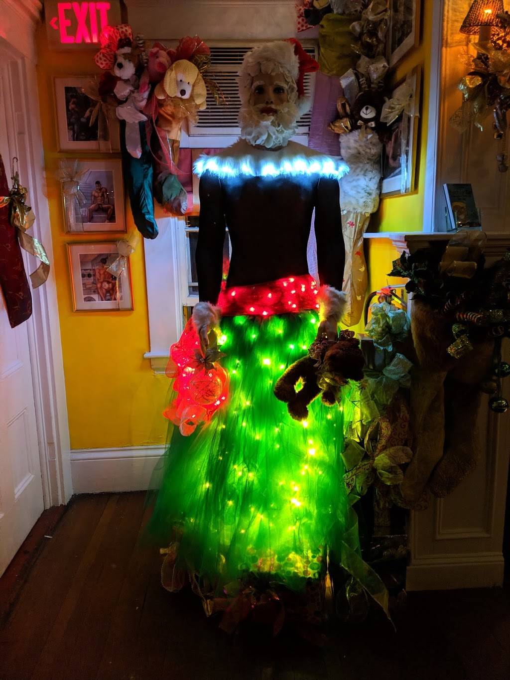 PORCHSIDE BAR AND LOUNGE | night club | 11 Carver St, Provincetown, MA 02657, USA | 8004340130 OR +1 800-434-0130