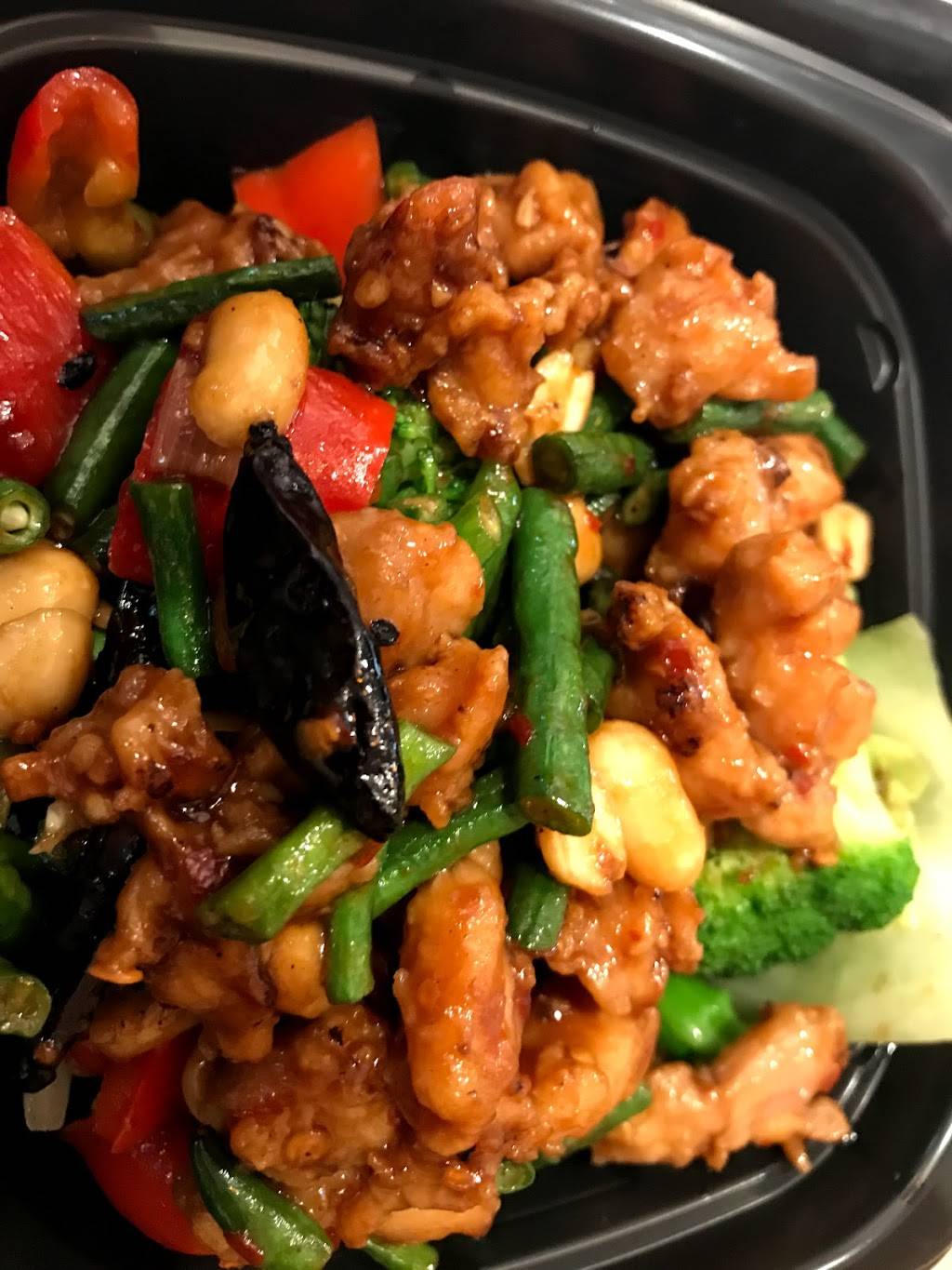 Panda Express | meal takeaway | 216 S Lake Ave, Pasadena, CA 91101, USA | 6262299180 OR +1 626-229-9180