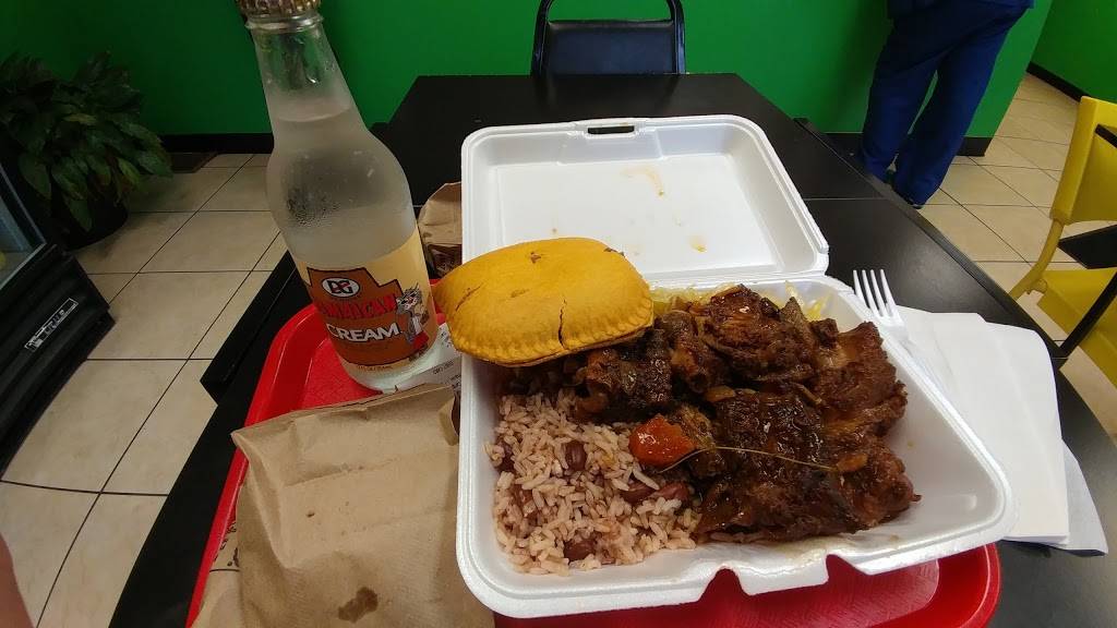 Tropical Breeze Jamaican Kitchen | restaurant | 423 Campbell Ave, West Haven, CT 06516, USA | 2039317115 OR +1 203-931-7115