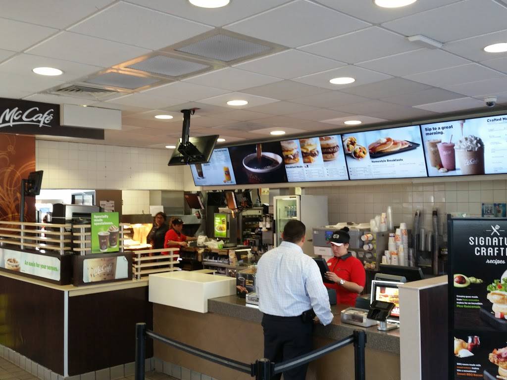 McDonalds | cafe | 11390 NW 41st St, Miami, FL 33172, USA | 3054716809 OR +1 305-471-6809