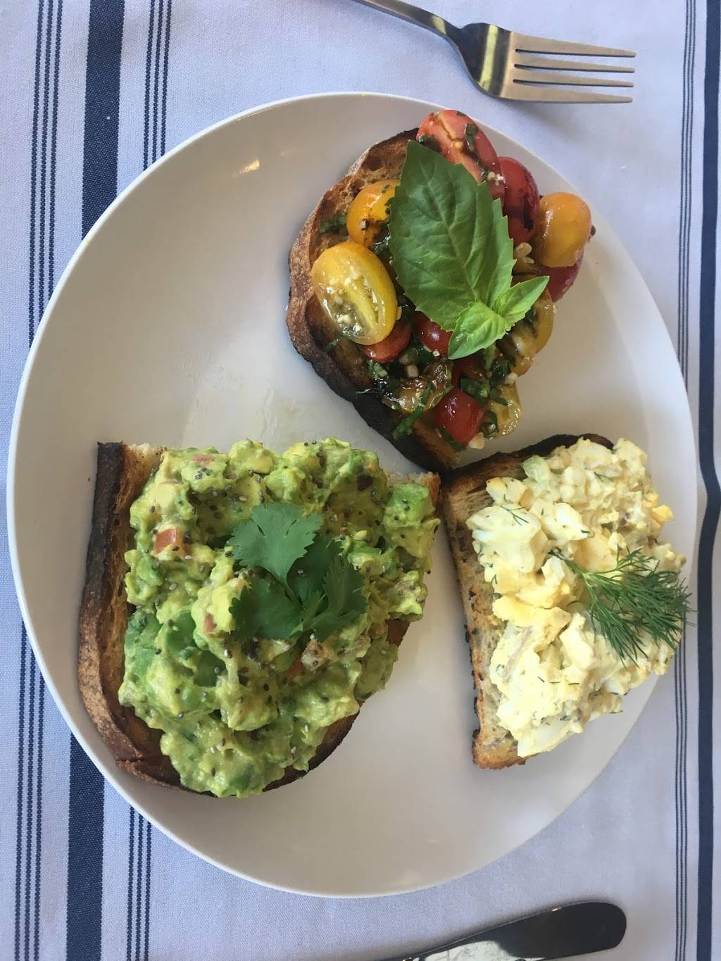 Eat Street Kitchen OC | restaurant | 28251 Marguerite Pkwy, Mission Viejo, CA 92692, USA | 9493643473 OR +1 949-364-3473