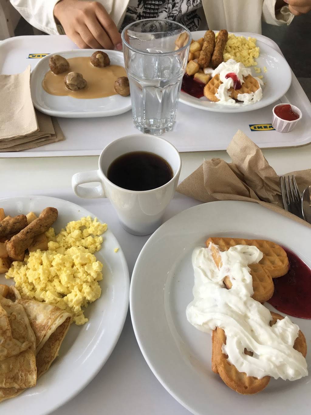 IKEA Restaurant | restaurant | 4400 Shellmound St, Emeryville, CA 94608, USA | 8888884532 OR +1 888-888-4532