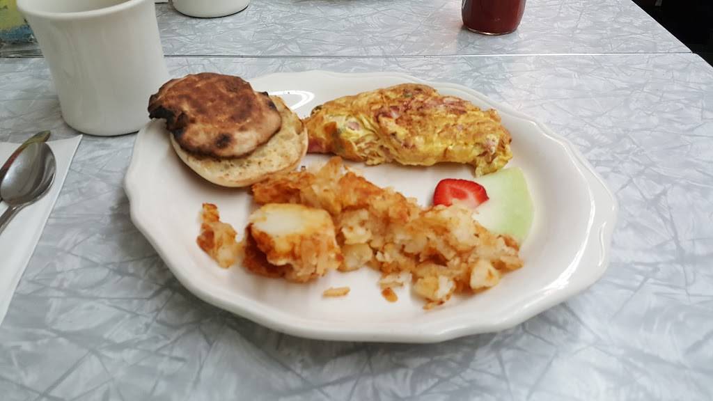 Zoes Vintage Kitchen Inc | restaurant | 77 Center Ave, Atlantic Highlands, NJ 07716, USA | 7327089637 OR +1 732-708-9637