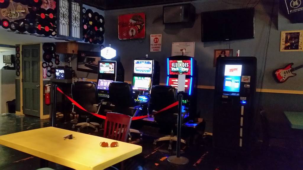 Copas | restaurant | 304 N Cedar Lake Rd, Round Lake, IL 60073, USA | 8475464433 OR +1 847-546-4433