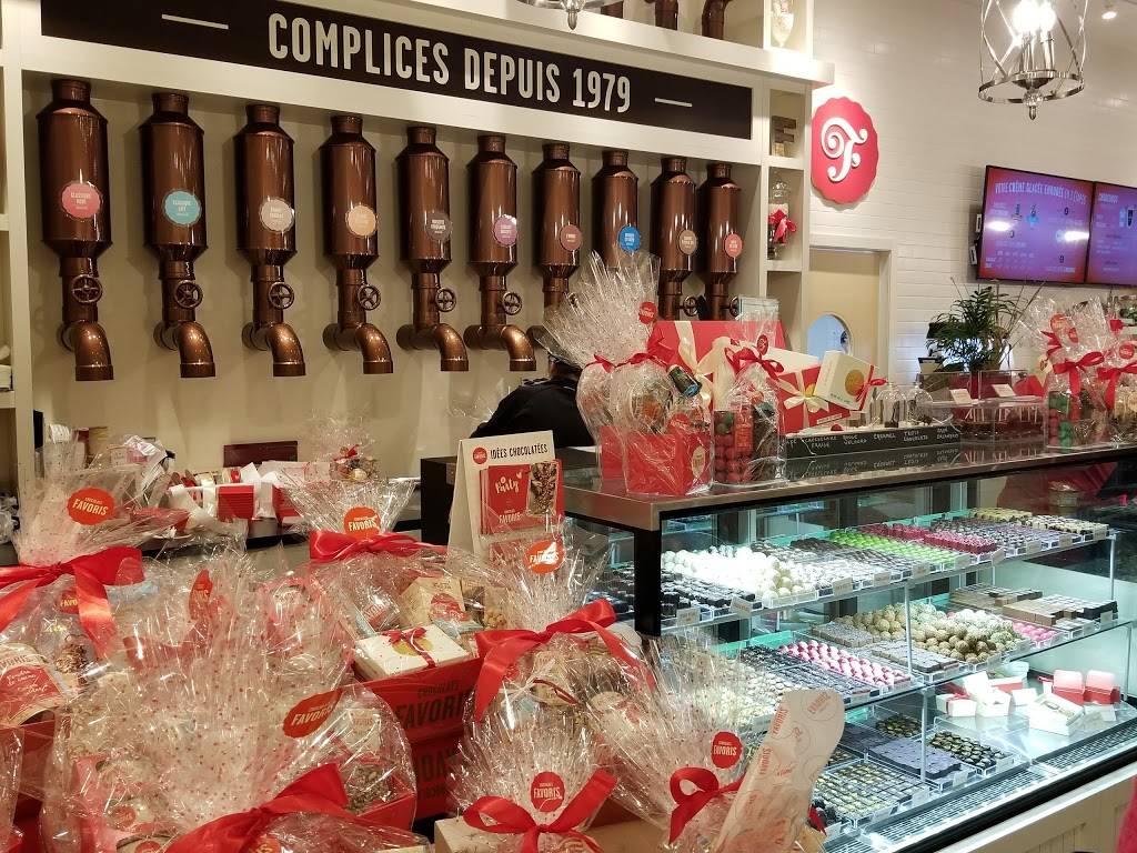 Chocolats Favoris | restaurant | 1437 Boulevard Michèle-Bohec, Blainville, QC J7C 0M4, Canada | 4509871363 OR +1 450-987-1363