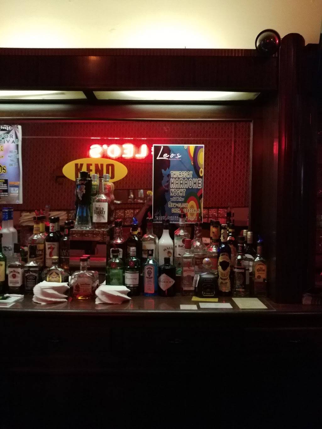 Leos Neighborhood Tavern | night club | 434 E Mitchell St, Petoskey, MI 49770, USA | 2313472739 OR +1 231-347-2739