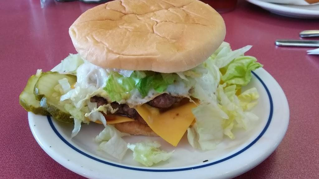 Leons Burger Express | restaurant | 407 N Main St, Mt Airy, NC 27030, USA | 3367890849 OR +1 336-789-0849